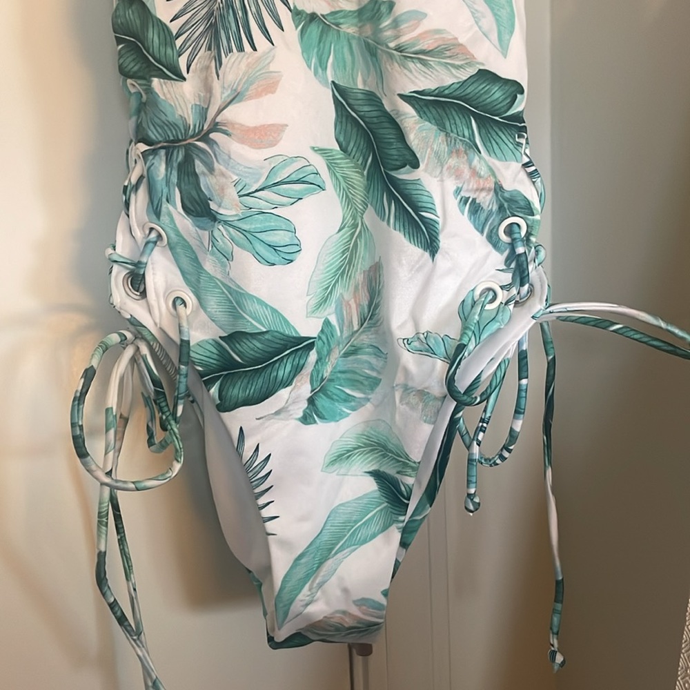 One Piece Bathing Suit - Picture 4 of 8